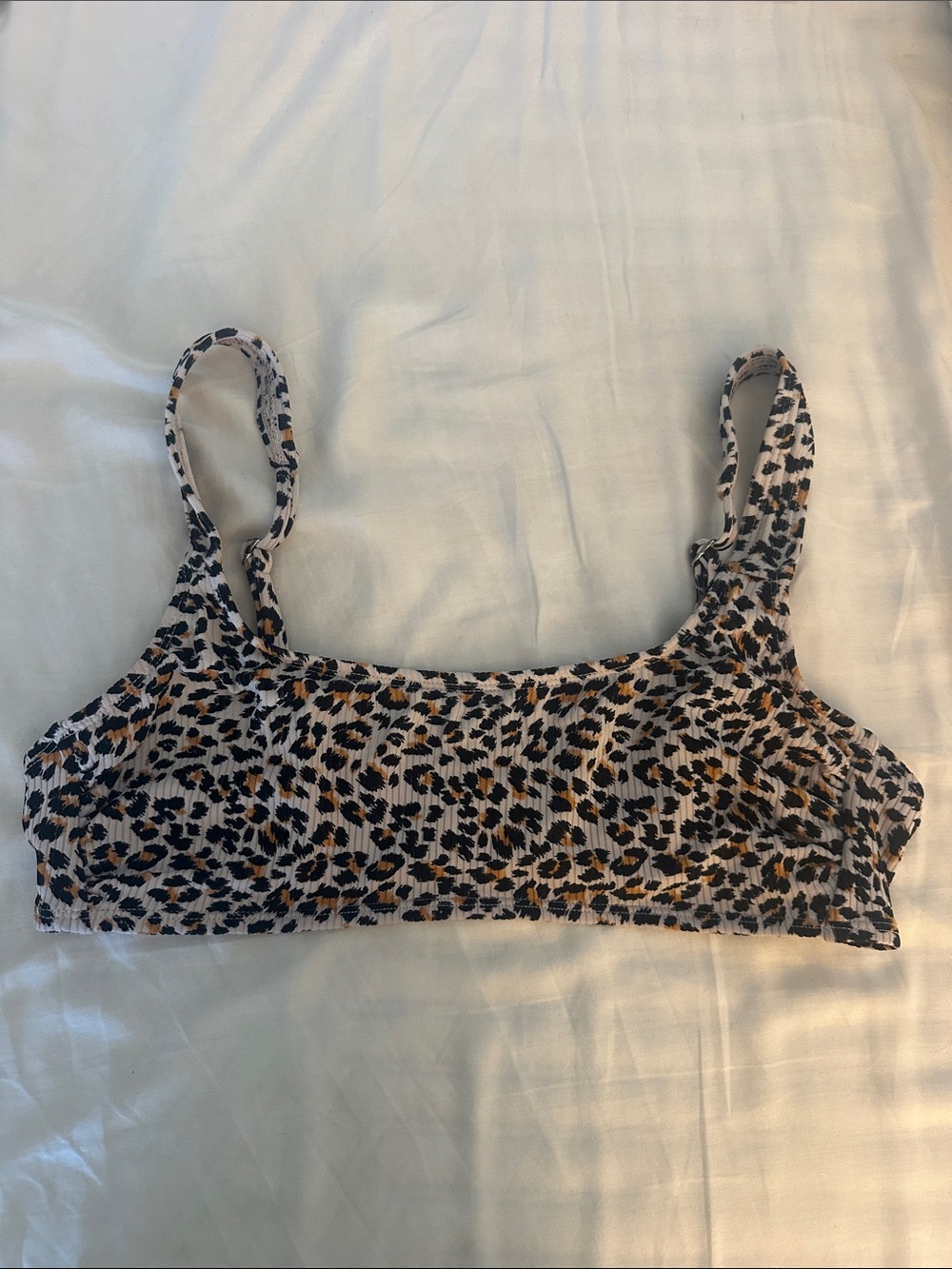 Ribbed Xhilaration bikini top- adjustable straps!
